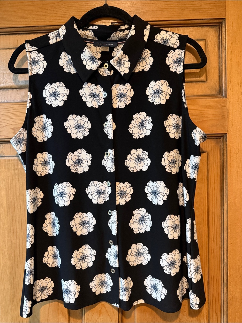 Tommy Hilfiger Black Sleeveless Floral Button-Up Blouse